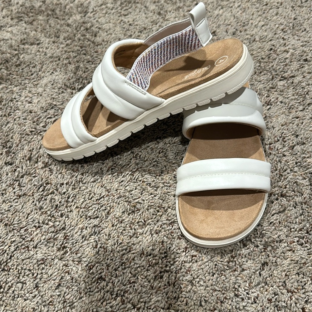 Youth SZ 4 sandals. Never been worn. Cat & Jack